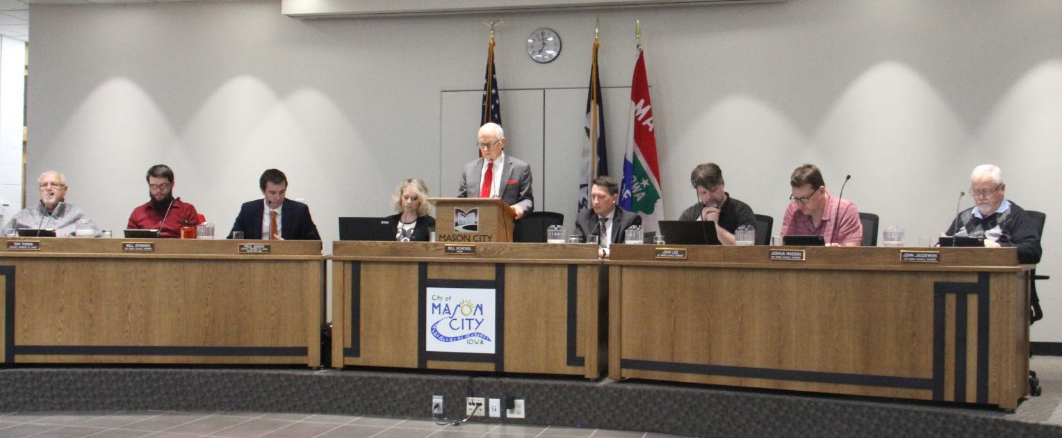 Mason City Mayor Bill Schickel delivers "State of City" address